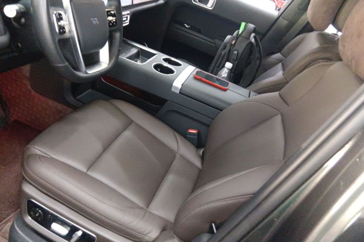 理想汽车 理想L8 2023款 Air中控内饰19