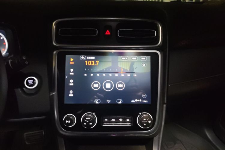 领克01 2017款 2.0T 四驱劲Pro版局部细节16