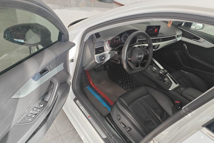 奥迪A4L 2019款 45 TFSI quattro 个性运动版 国VI中控内饰7003