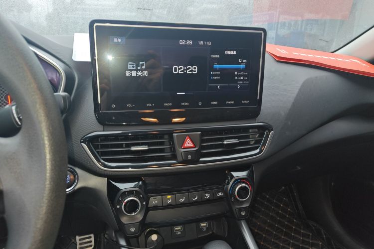 现代 菲斯塔 2019款 240TGDi 运动版 国V局部细节16