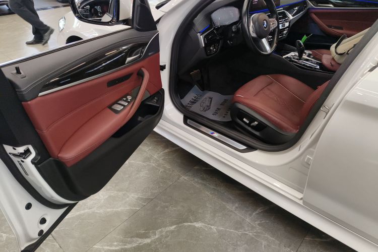 宝马5系 2022款 改款二 525Li M运动套装中控内饰20