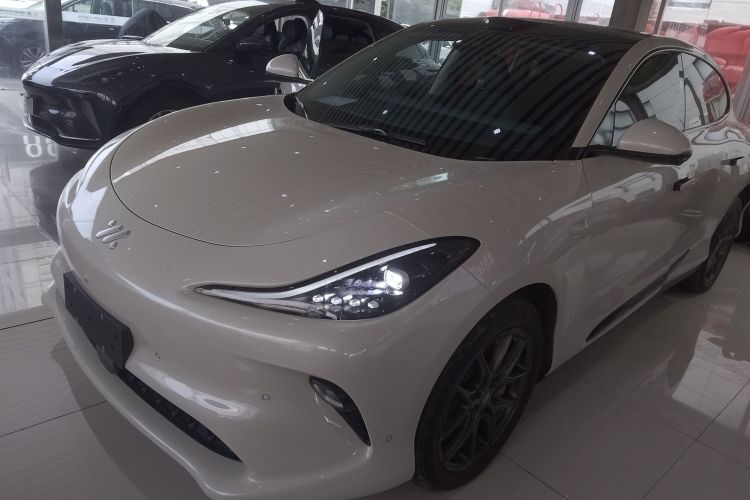 智己汽车 智己LS6 2025款 长续航灵蜥智享版车身外观1