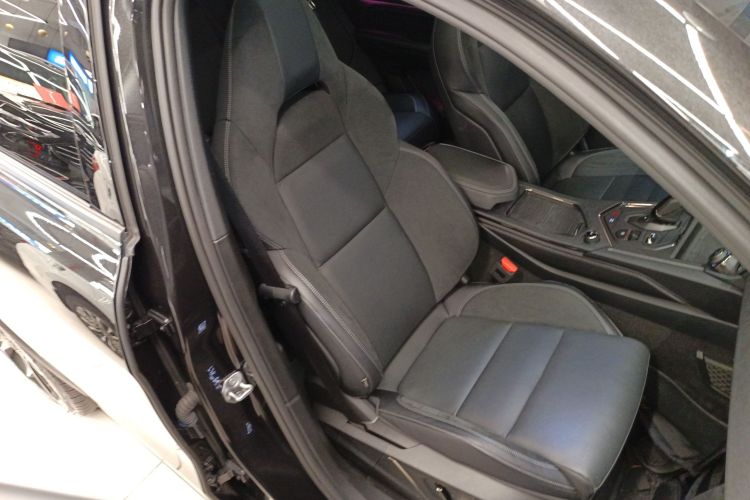 领克01 2021款 2.0TD 四驱暗夜版局部细节41