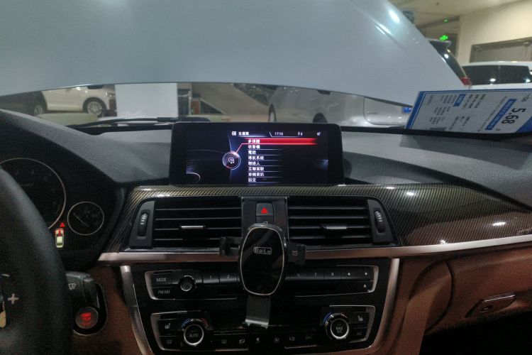 宝马3系 2014款 320Li 豪华设计套装中控内饰16