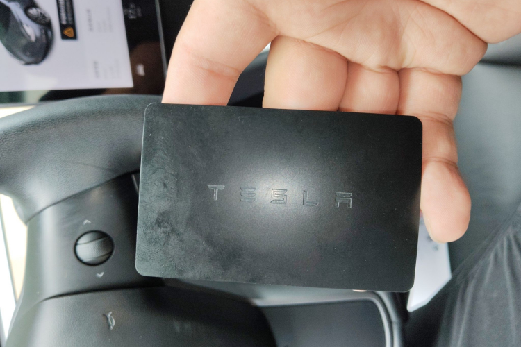 特斯拉 Model Y 2021款 长续航全轮驱动版中控内饰7001