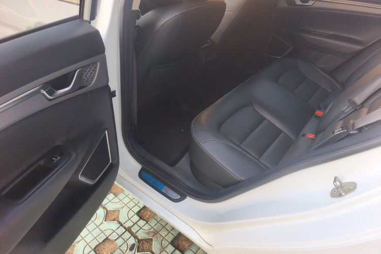 吉利汽车 帝豪GL 2018款 1.8L DCT精英智联型中控内饰21