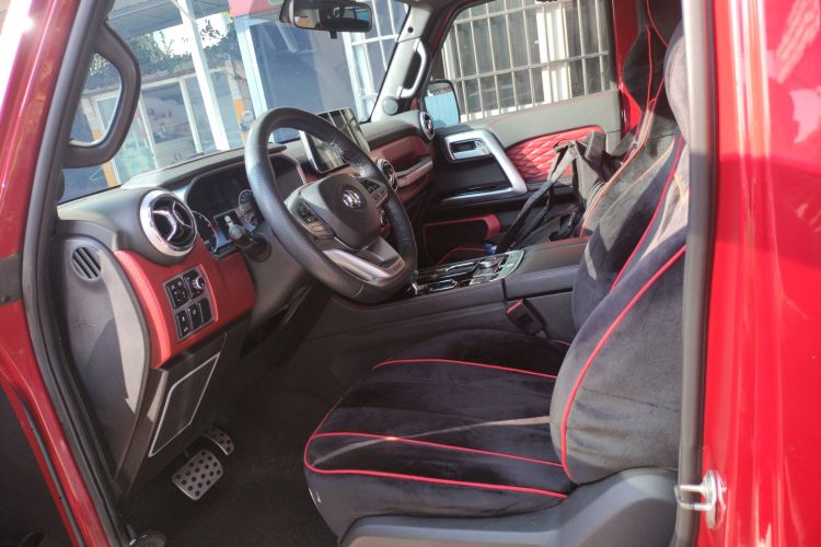 北京越野 北京BJ40 2019款 改款 2.0T 自动四驱城市猎人版尊享型 国V局部细节19