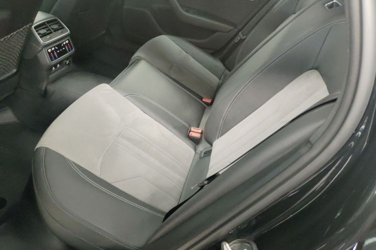 奥迪A6L 2024款 45 TFSI 臻选动感型中控内饰7004