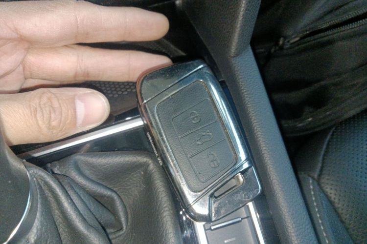 一汽-大众CC 2023款 380TSI 夺目版中控内饰11