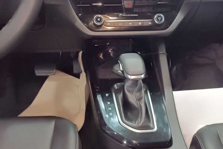 福特 福睿斯 2021款 1.5L 自动钻石版中控内饰18