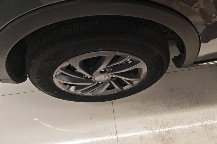 哪吒汽车 哪吒AYA 2023款 318 Lite车身外观6008