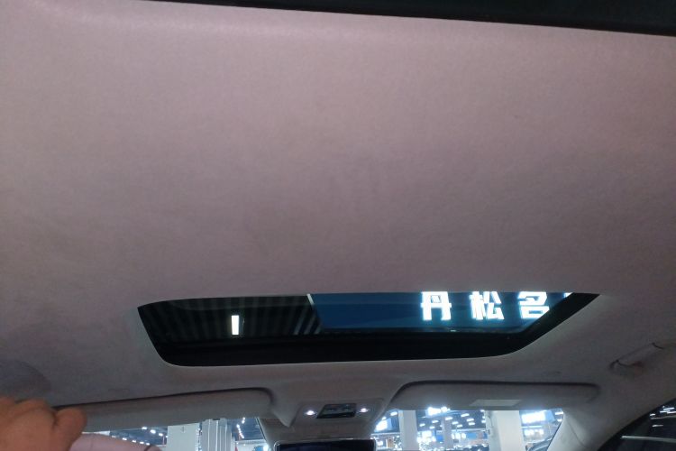 腾势D9 2022款 DM-i 970 四驱旗舰型中控内饰22