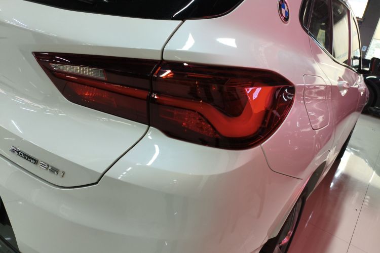 宝马X2 2023款 sDrive25i M运动曜夜版车身外观9