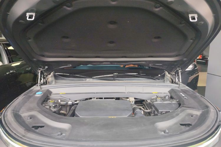 理想汽车 理想L8 2023款 Pro机舱底盘24