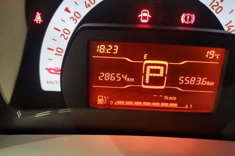 smart fortwo 2018款 1.0L 52千瓦硬顶灵动版 国V中控内饰15