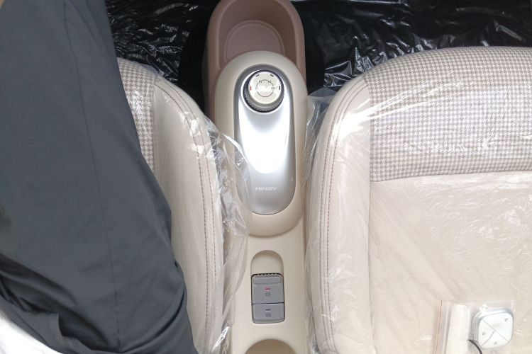 五菱汽车 宏光MINIEV 2025款 四门版 臻享款中控内饰18