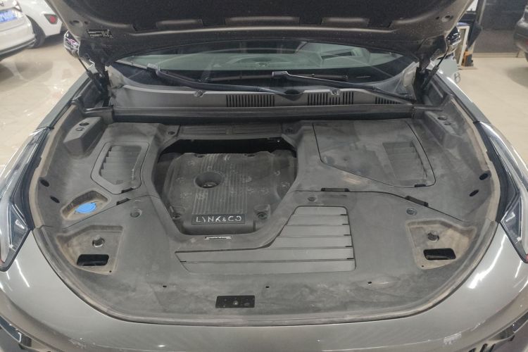 领克05 2022款 2.0TD 四驱劲Halo机舱底盘24