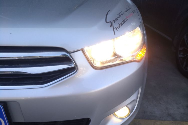 雪铁龙 爱丽舍 2016款 1.6L 手动时尚型局部细节36