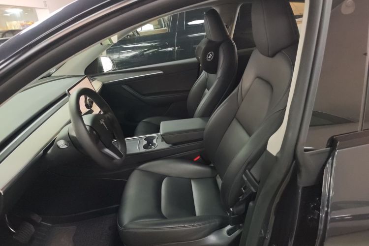 特斯拉 Model Y 2024款 后轮驱动版中控内饰19