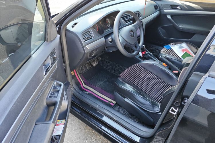 大众 朗逸 2017款 1.6L 自动风尚版中控内饰20