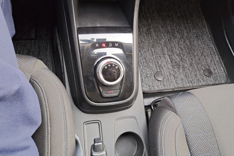 宝骏310W 2020款 1.5L 自动劲享型 国VI中控内饰18