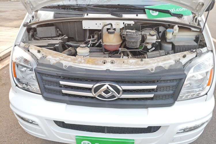 上汽大通MAXUS 新途V80 2021款 2.0T AMT经典傲运通短轴中顶5/6座局部细节24