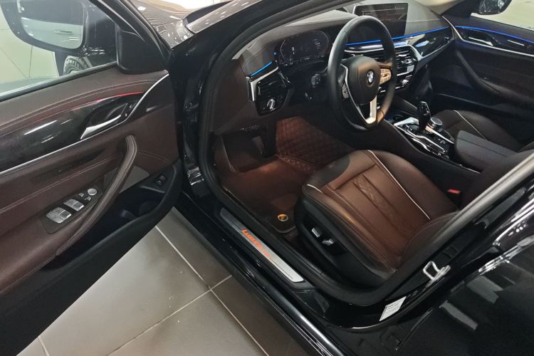 宝马5系 2022款 525Li 豪华套装中控内饰20