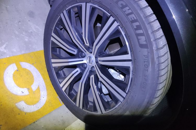 沃尔沃XC90 2024款 B6 智雅豪华版 7座车身外观10