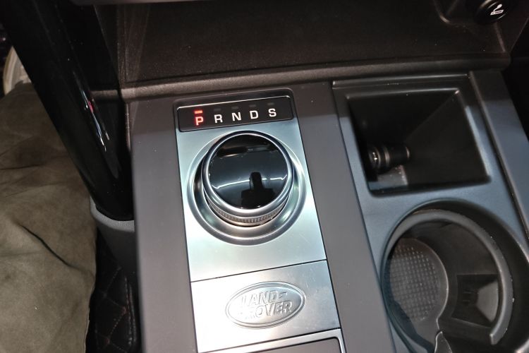 路虎 发现 2020款 3.0 SC V6 SE中控内饰18