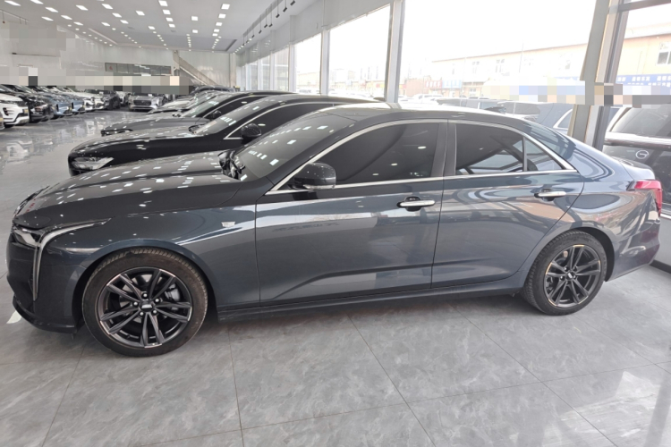 凯迪拉克CT4 2021款 28T 豪华型车身外观4