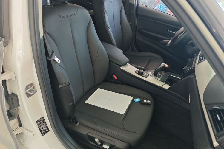 宝马3系 2016款 320Li 进取型中控内饰41