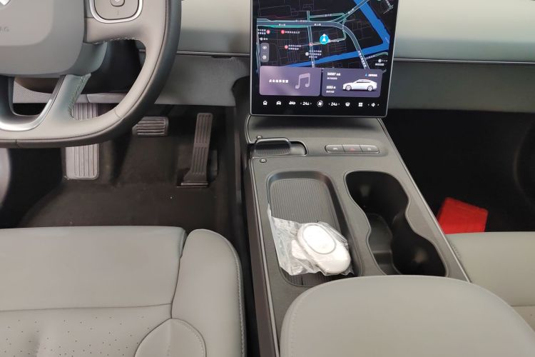 蔚来ET5 2022款 75kWh中控内饰18