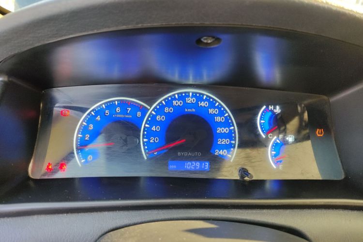 比亚迪F3 2020款 1.5L 手动经典型中控内饰14