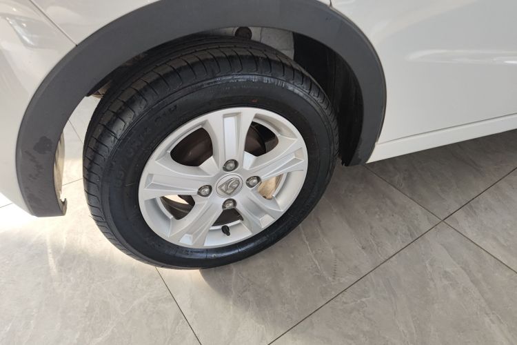 宝骏310 2016款 1.2L 手动豪华型车身外观6004