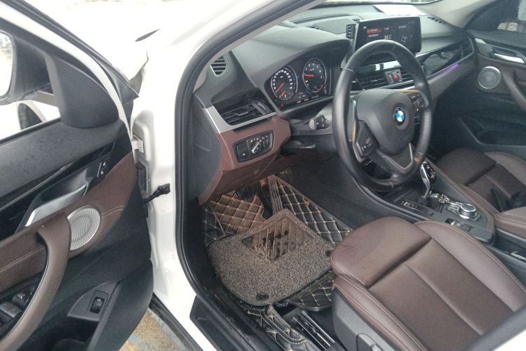 宝马X1 2021款 改款 sDrive20Li 时尚型中控内饰20