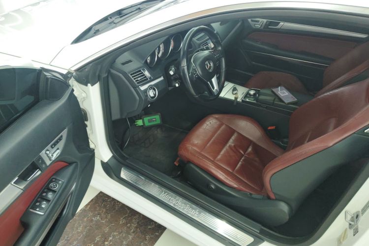 奔驰E级(进口) 2014款 E 200 轿跑版中控内饰20