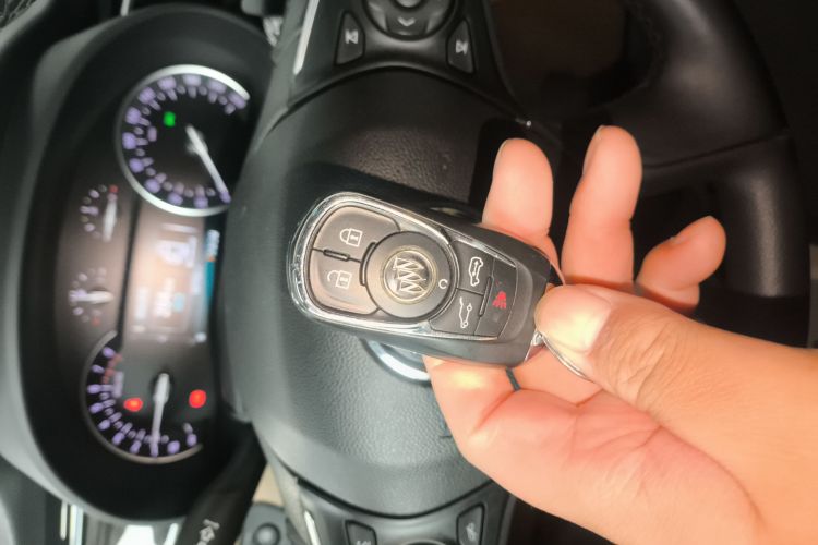 别克GL8 2017款 ES 28T 豪华型 国V中控内饰7001