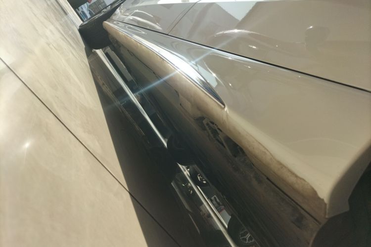 奔驰C级 2022款 C 200 L 运动版局部细节9002