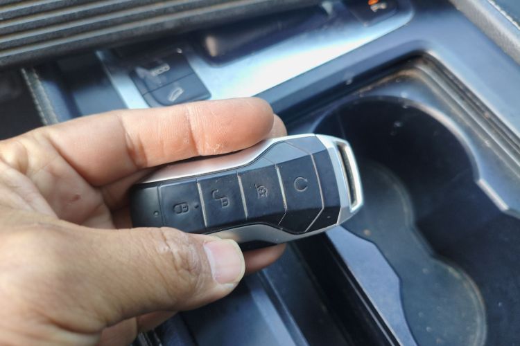 比亚迪 唐 2019款 2.0T 自动智联尊荣型 5座 国VI中控内饰11