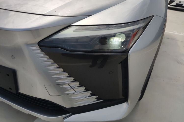 雷克萨斯RZ 2023款 450e 四驱纵行版局部细节36