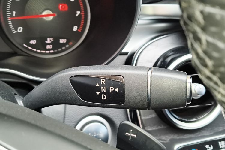 奔驰C级 2015款 改款 C 180 L 运动型中控内饰18