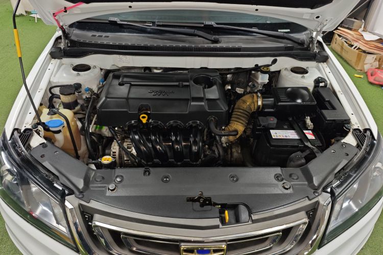 吉利汽车 帝豪 2017款 三厢百万款 1.5L 手动向上互联版机舱底盘24