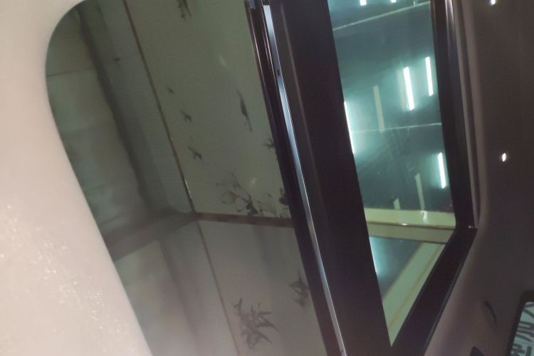 克莱斯勒 大捷龙PHEV(进口) 2019款 3.6L 插电混动版中控内饰22