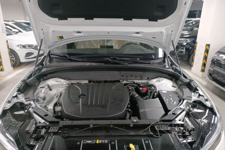 沃尔沃XC60 2026款 B5 四驱智逸豪华版机舱底盘24