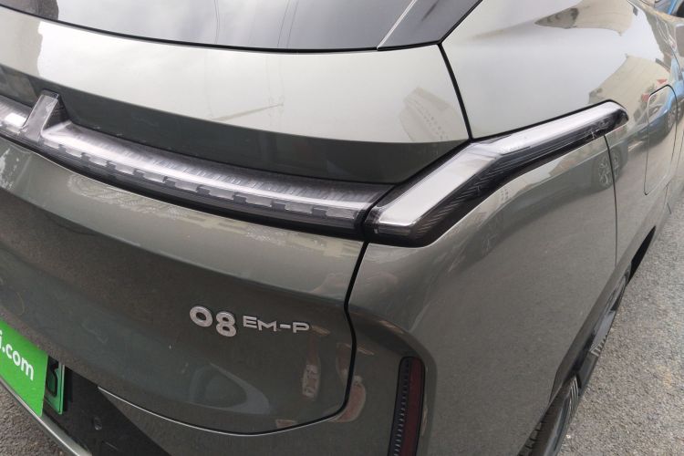 领克08 EM-P 2023款 220km 四驱性能Halo车身外观9