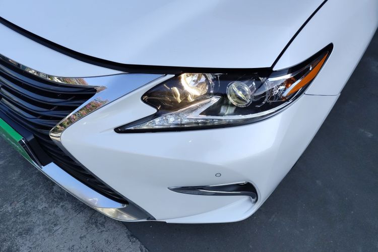 雷克萨斯ES 2017款 300h Mark Levinson舒适版局部细节36