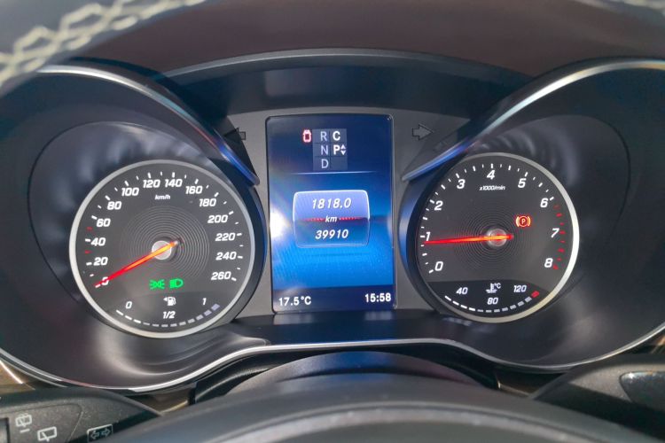 奔驰V级 2021款 V 260 L 长轴距豪华版中控内饰14