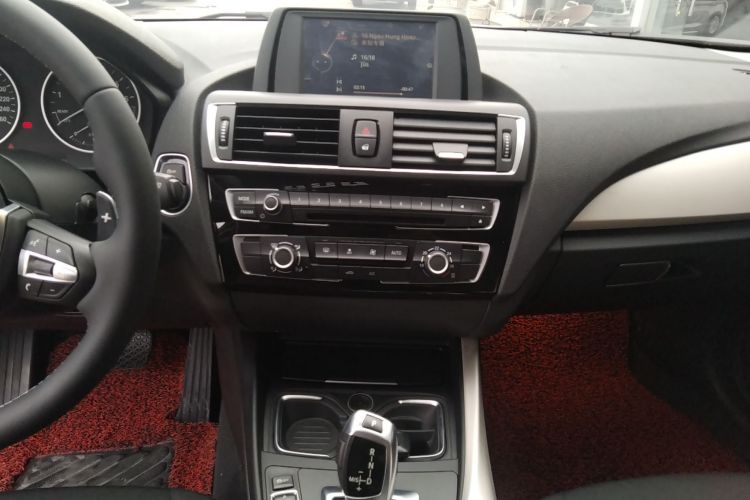 宝马1系(进口) 2016款 118i 领先型局部细节16