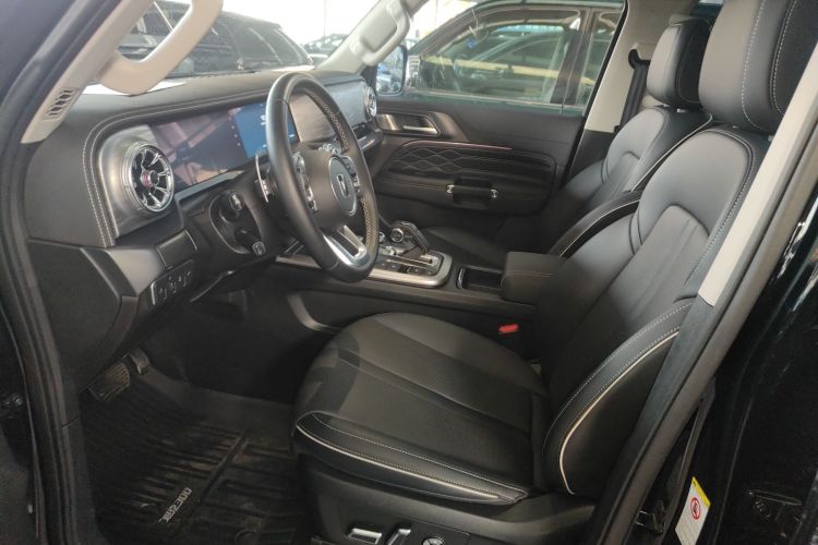 坦克300 2023款 越野版 2.0T 征服者中控内饰19