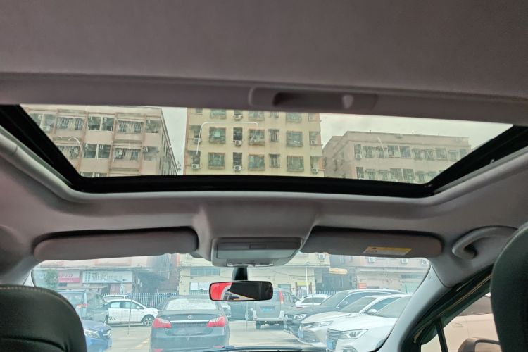 标致3008 2016款 1.6THP 自动经典版中控内饰22